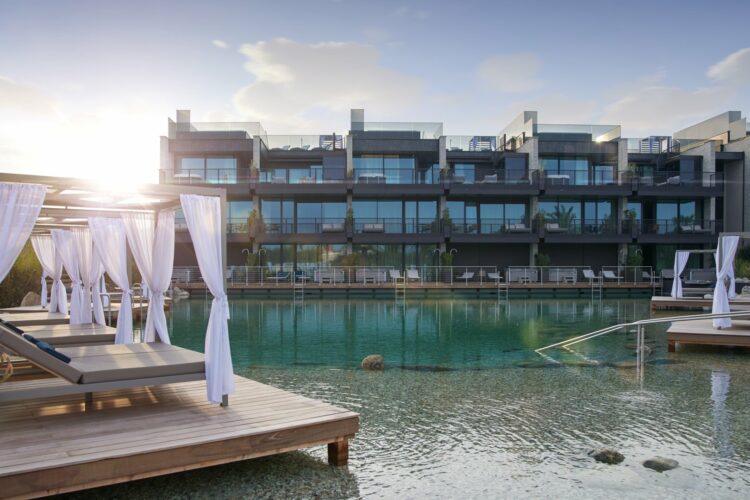 Quellenhof Luxury Resort Lazise Gardasee Pool