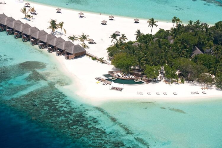 Constance Moofushi Maldives Strand