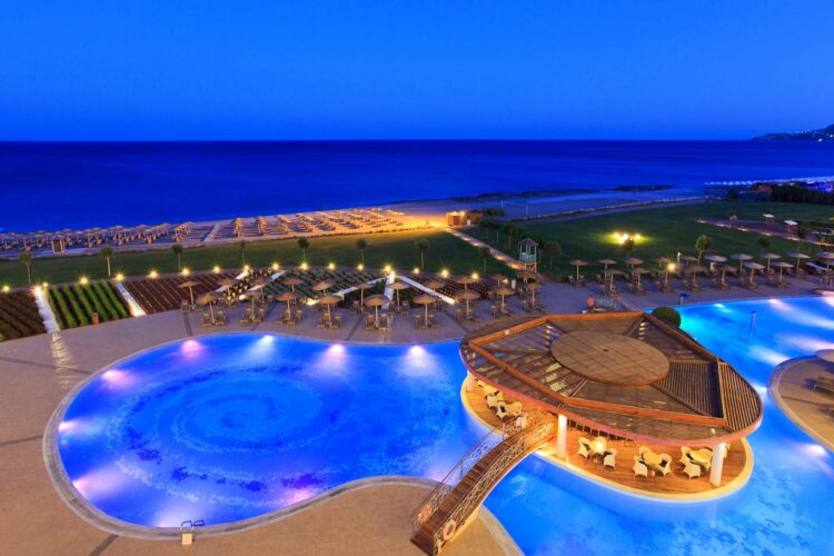 Elysium Resort & Spa Pool