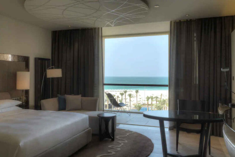 Park Hyatt Abu Dhabi Hotel and Villas Restaurant Zimmerbeispiel