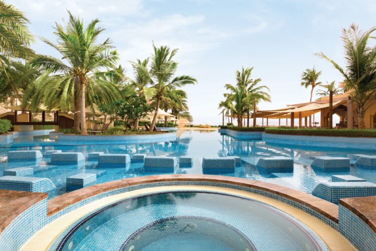 Al Bandar Shangri-La Al Jissah Resort Pool