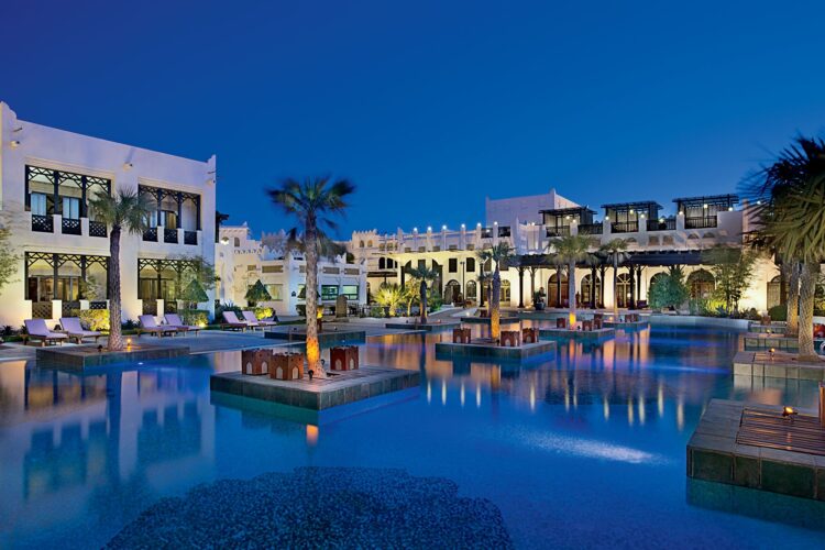 Sharq Village & Spa a Ritz-Carlton Hotel Pool