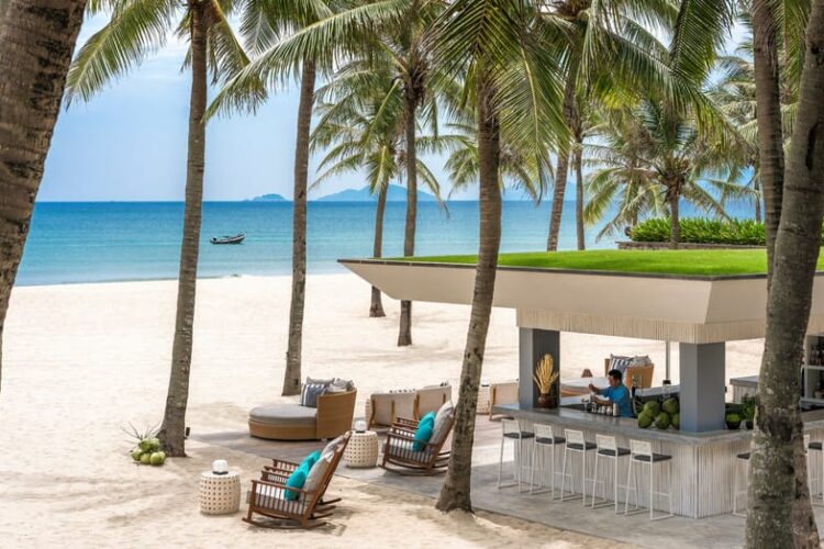 Four Seasons Resort The Nam Hai Strand 